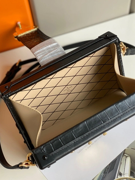 First bag ru PETITE LOUIS VUITTON MALLE 0814
